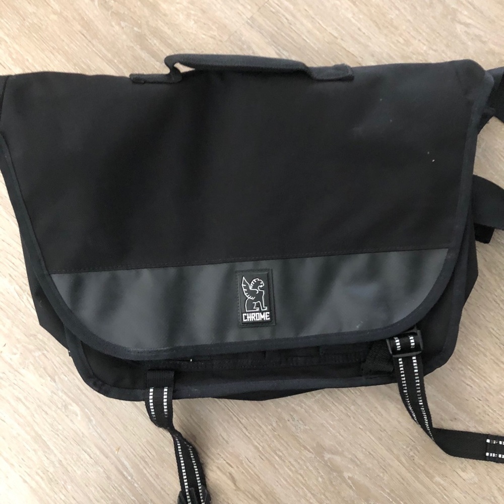 Chrome commuting/biking messenger bag
